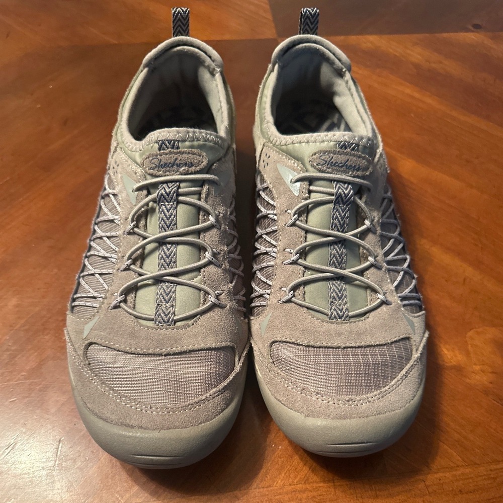 Skechers Relaxed Fit Sneakers Womens 7 Gray Excellent Bungee Slip On 49273